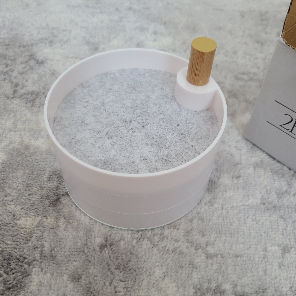 🔷️ 5/$25 2Bandits Three Tier Foldable White Tray - Picture 4 of 5